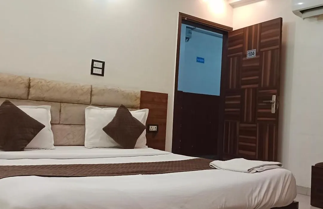Hotel Bharat Stay A Family Hotel - Delhi Airport-1